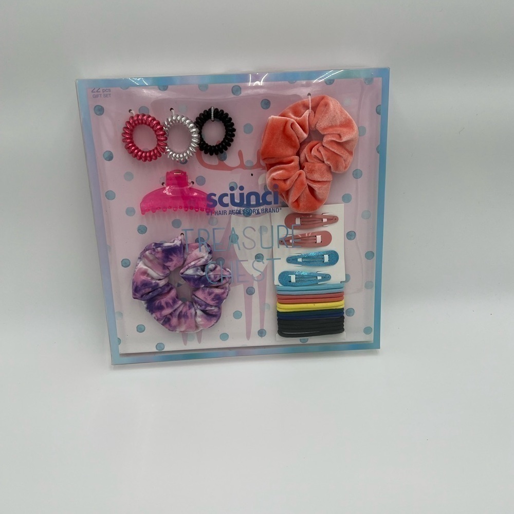 Scunci # 1 Hair Accessory brand 22 pieces